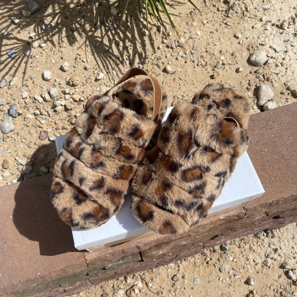 Leopard Sling Back Slides ⭐️ - Picture 3 of 4